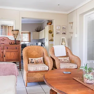 Chalet The Garden On 140 Fordyce Port Elizabeth